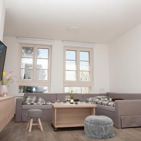J4 Apartament