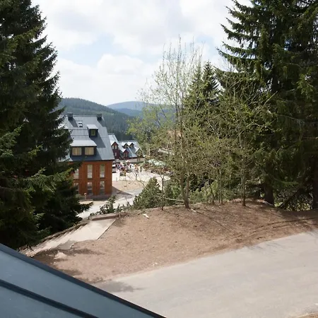 Apartament J4 *