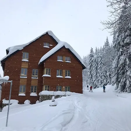J4 Apartament